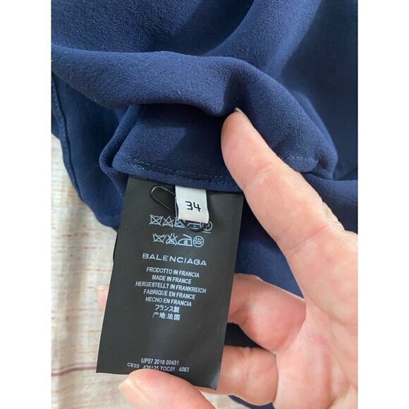 Balenciaga Women's Navy Blue 100% Silk Blouse - 34 (US 4) (Has Flaw) - Picture 14 of 15